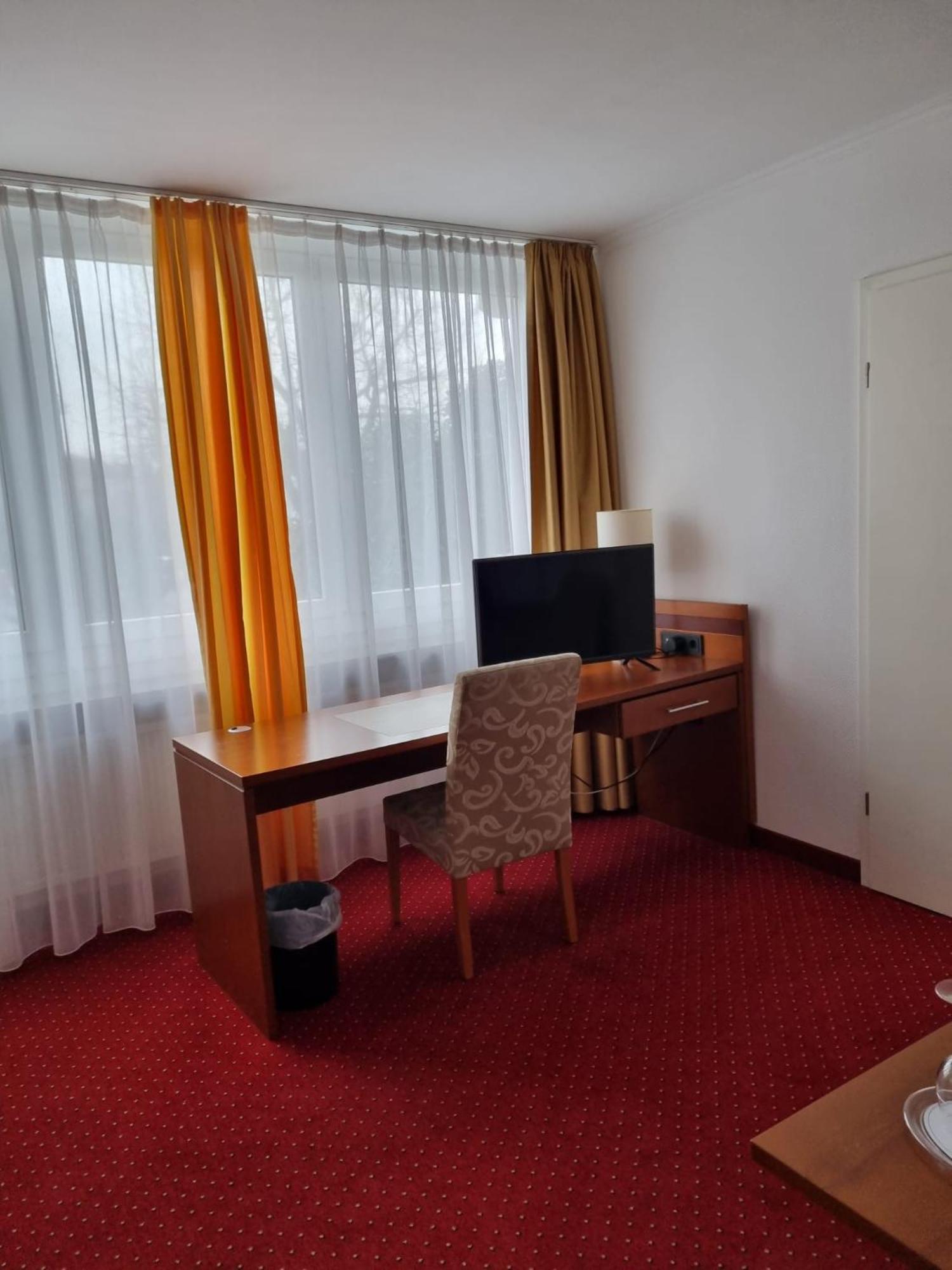 Hotel Am Rosenpark Aachen Exterior photo