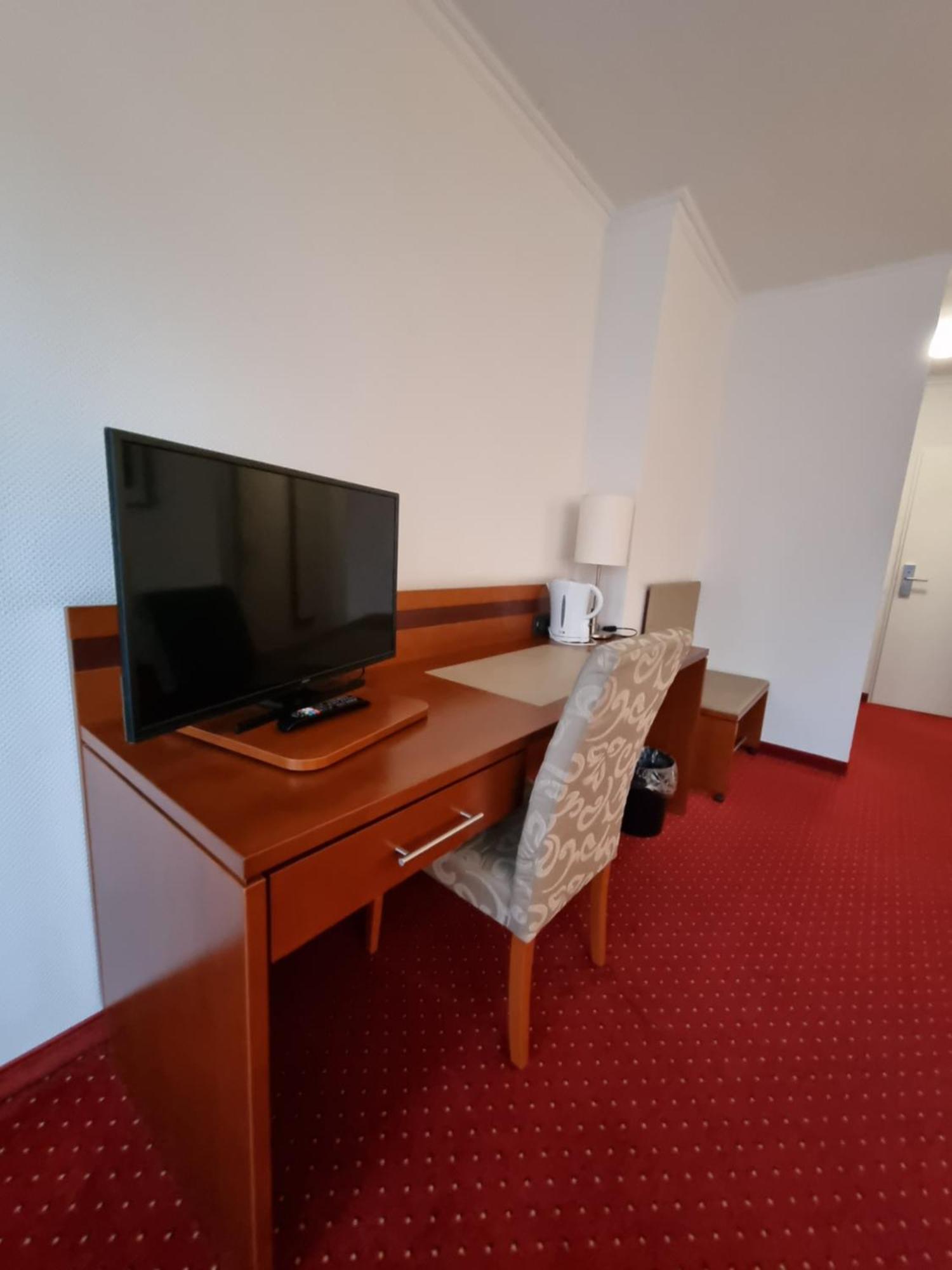 Hotel Am Rosenpark Aachen Exterior photo